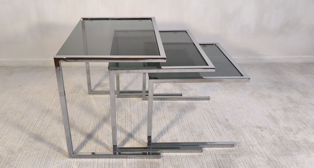 Suite de 3 tables gigognes vintage chrome et verre fum&eacute; Meubles