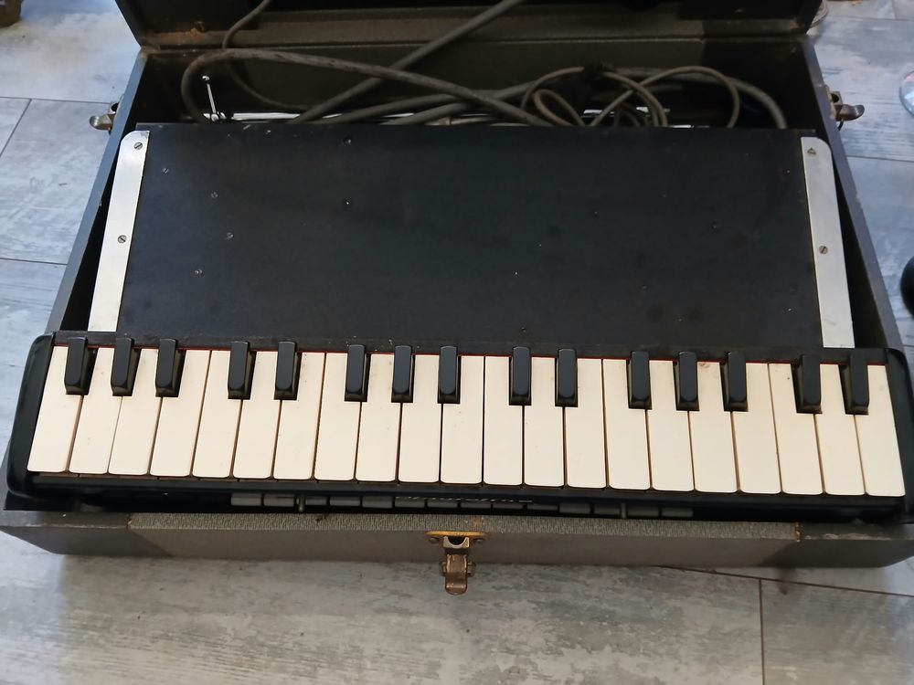 Clavioline. Instruments de musique