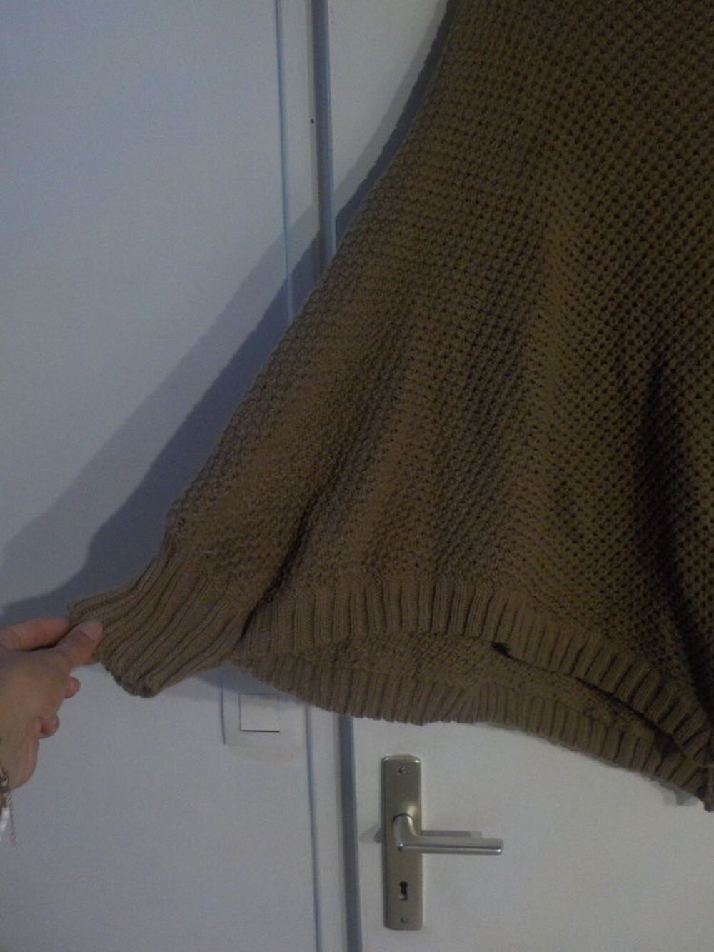 PONCHO SHEIN MANCHES CHAUVE-SOURIS MARRON Taille M
Vêtements