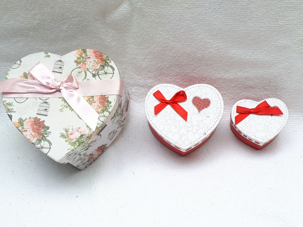 3 Bo&icirc;tes ou coffrets en forme de coeur Décoration