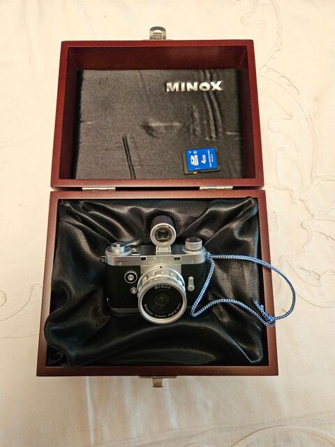 Appareil photo numérique de marque Minox 175 Nages-et-Solorgues (30)