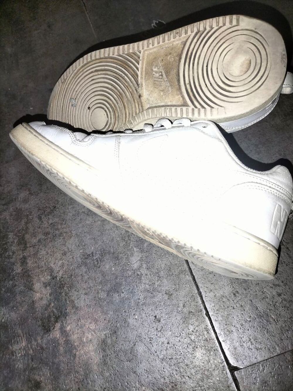 Basket Nike blanc pointure 40 tr&egrave;s bon &eacute;tat Chaussures