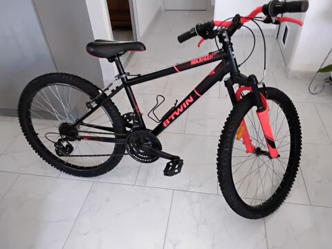 Vlo B-TWIN 5 vitesses trs bon tat 150 Le Coudray (28)