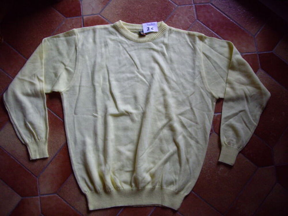 PULLS Homme T.L + T.48 + T.50 &agrave; 2 € Vêtements