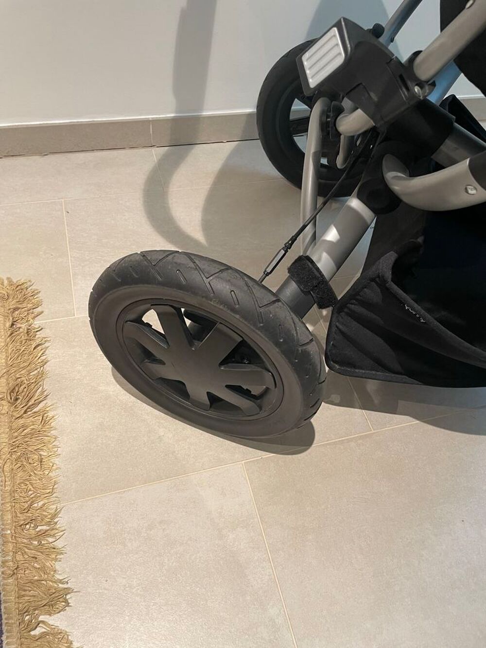 poussette enfant achet&eacute; 750 vendu 250 euro Puériculture