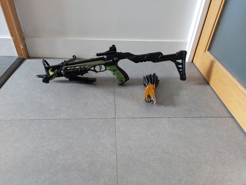 Arbal&egrave;te alligator 80lbs Jeux / jouets