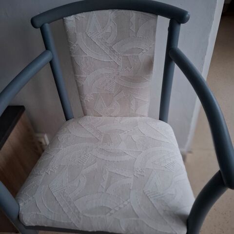 2 Fauteuils 
25 Chambry (73)