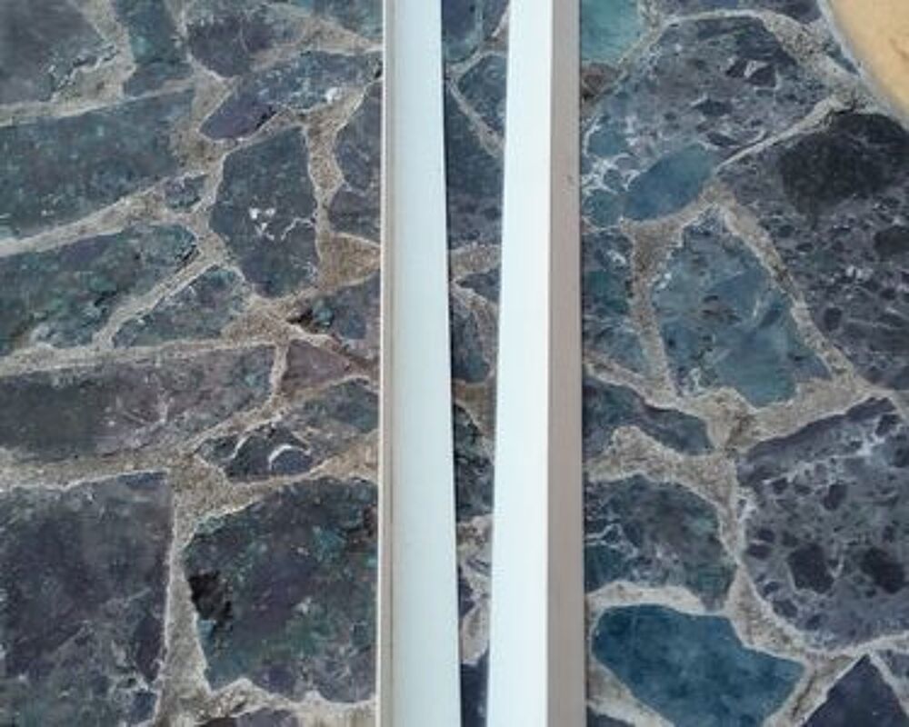 Corni&egrave;re pvc 2.50 m . Bricolage
