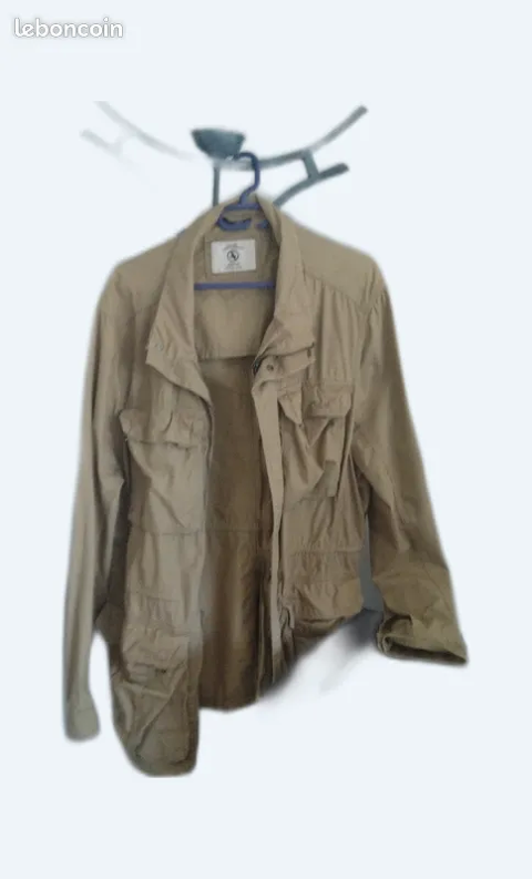 UNE SAHARIENNE COULEUR SABLE 30 Saint-tienne-de-Saint-Geoirs (38)