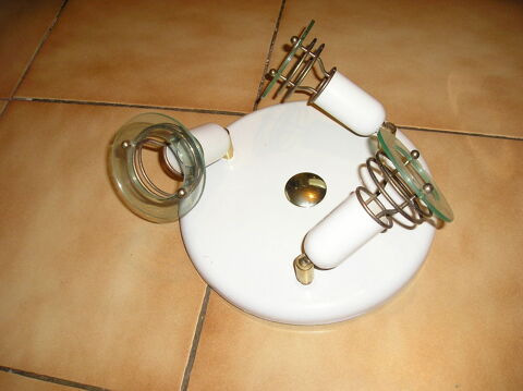 Applique - Plafonnier  blanc 3 spots
30 Sept�mes-les-Vallons (13)