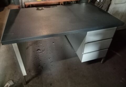 Bureau mtal 80 Loire-sur-Rhne (69)