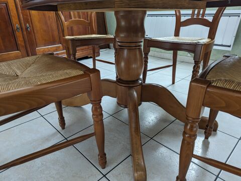 Table salle a manger avec 4 chaises 250 Le Mans (72)