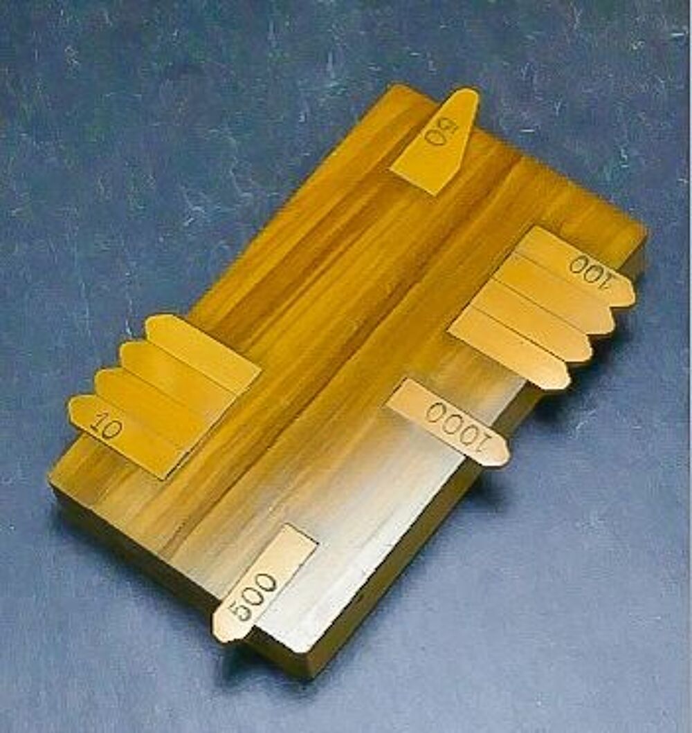 Compte point en bois pr&eacute;cieux 