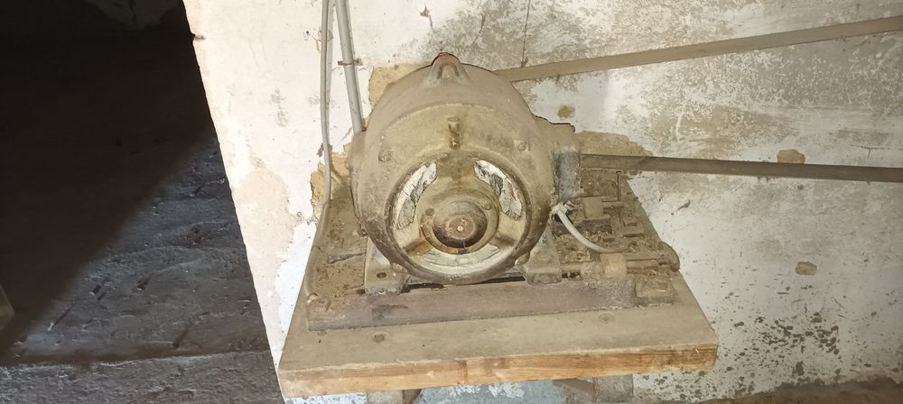 Moulin &agrave; farine avec moteur 380 V Bricolage