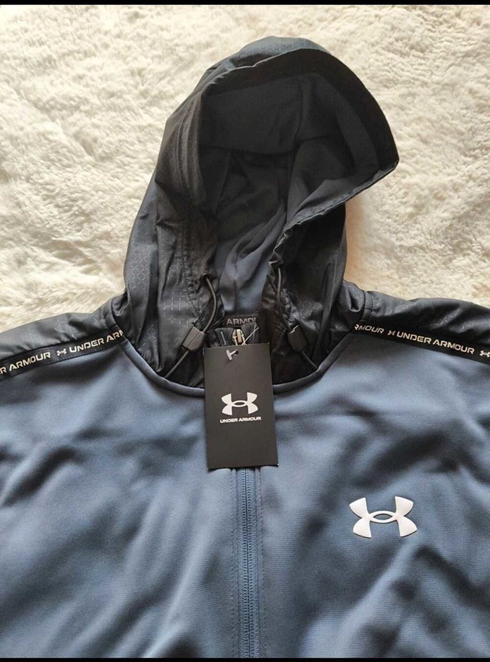 veste+Under+Armour+originale,+neuve+avec+&eacute;tiquette. Sports