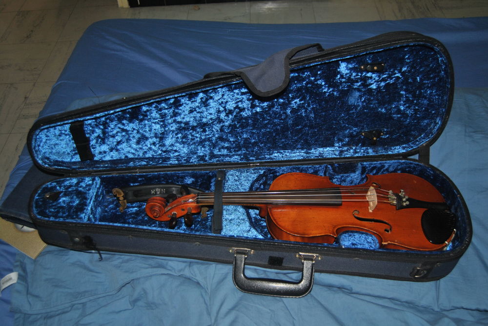 Violon 3/4 dans son boitier Instruments de musique
