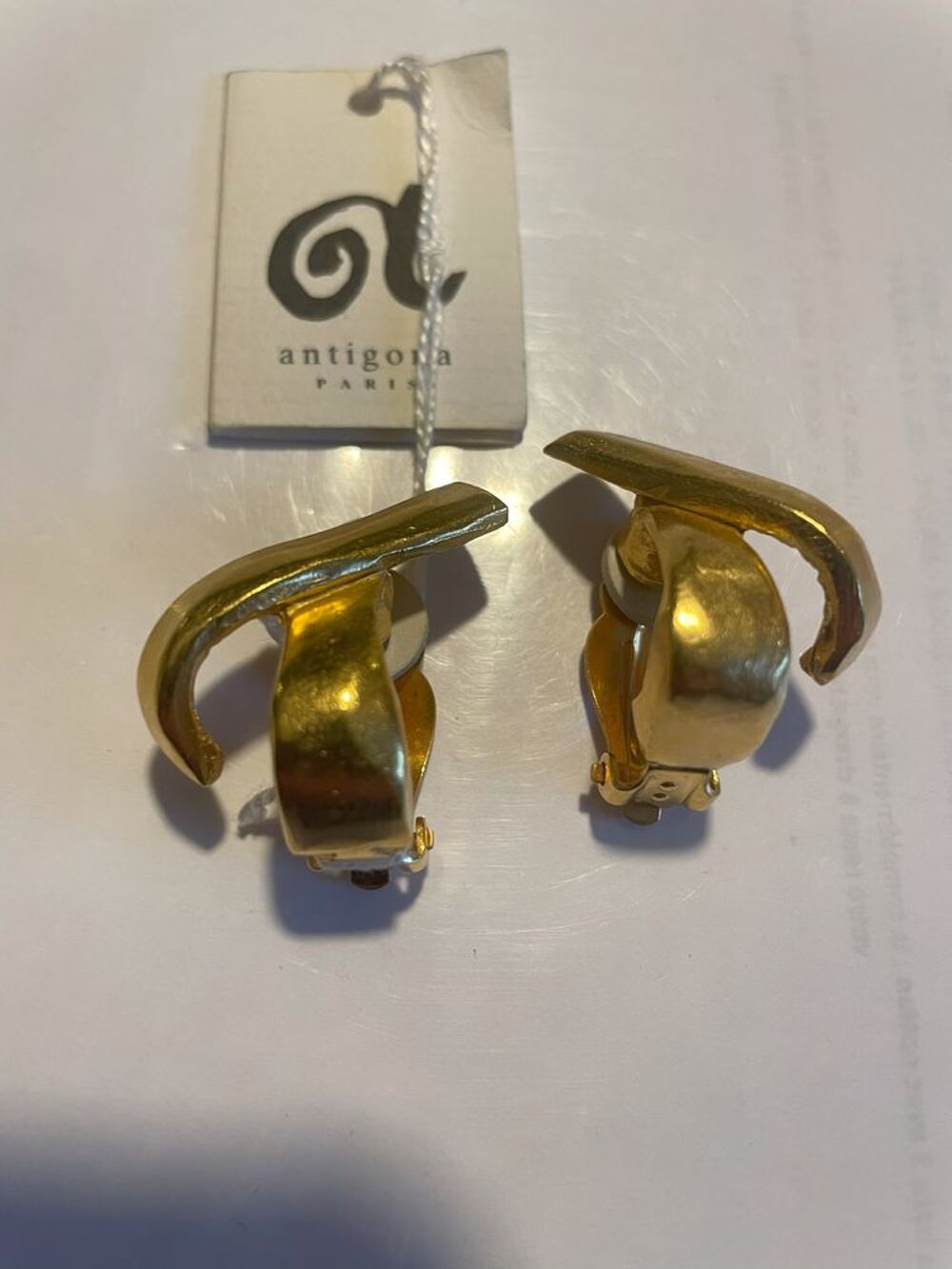 BO Clip dor&eacute;e croisillon ANTIGONA Bijoux et montres