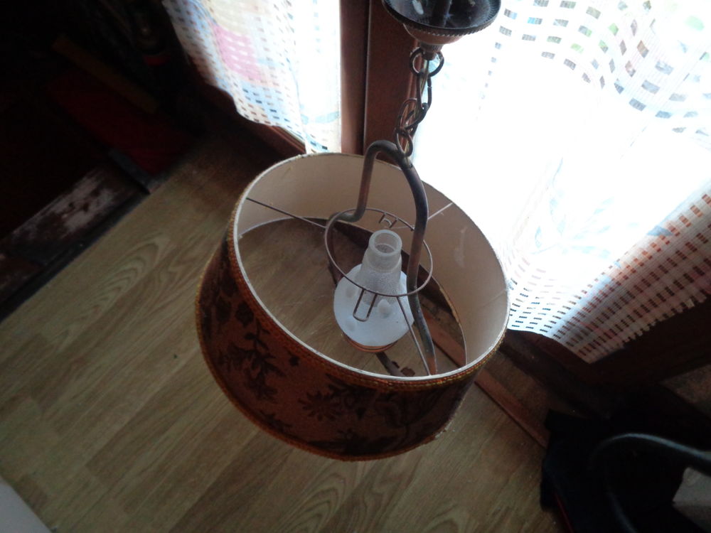 suspension avec abat jour style lampe a p&eacute;trole Décoration