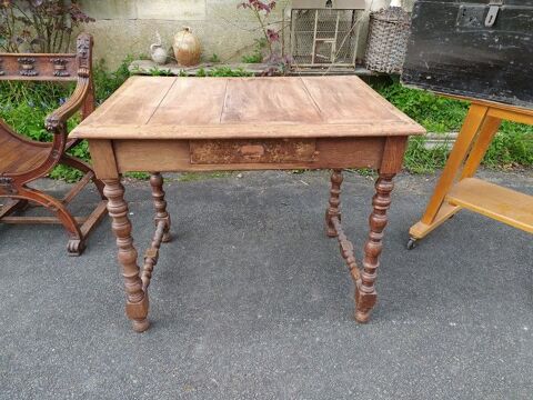 Ancienne Table Bois Bureau Louis XIII 
40 Loches (37)