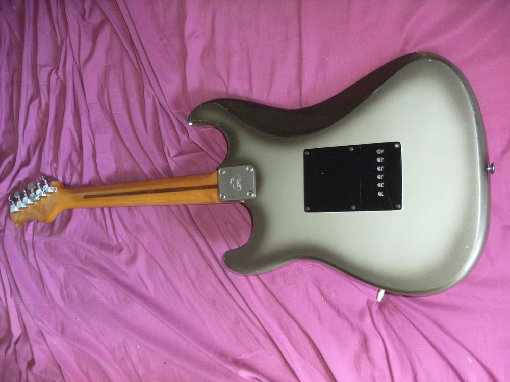 Guitare electrique HONDO De luxe 760 Instruments de musique