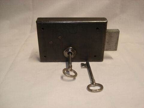 Serrure ancienne  pne dormant. 45 Bziers (34)
