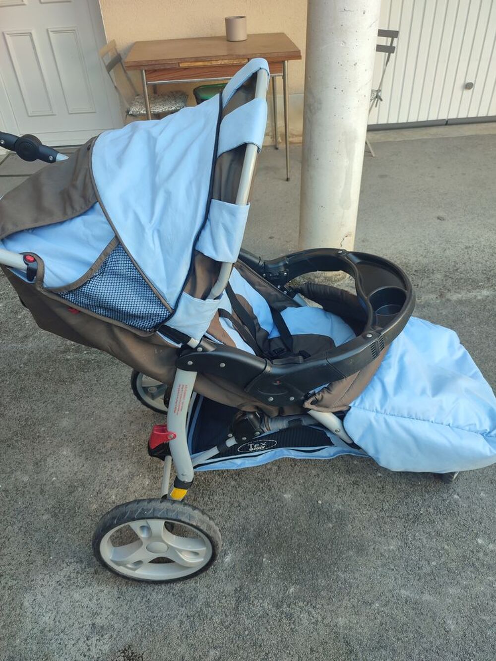 Poussette 3 roues Puériculture