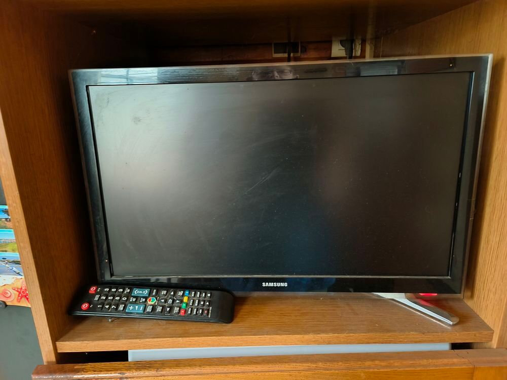 TV LCD TNT int&eacute;gr&eacute;e Wifi, D&eacute;codeur TNT, Lecteur DVD Photos/Video/TV