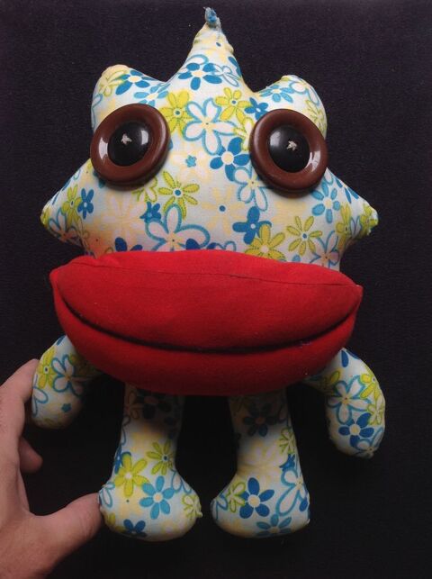 POUP�E FLEURS YEUX BOUTONNEUX L�VRES PULPEUSES Envoi Possibl 17 Tr�gunc (29)