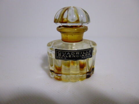 Flacon parfum vide  Quadrille de Balenciaga
30 Auriac-sur-Dropt (47)