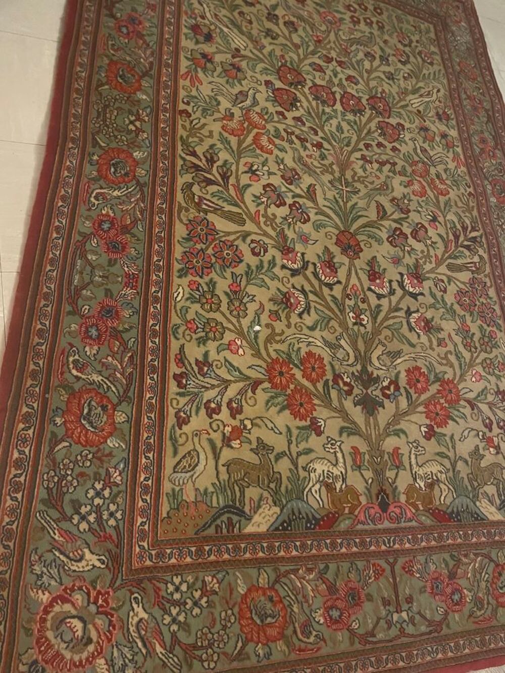tapis iranien fait &agrave; la main 