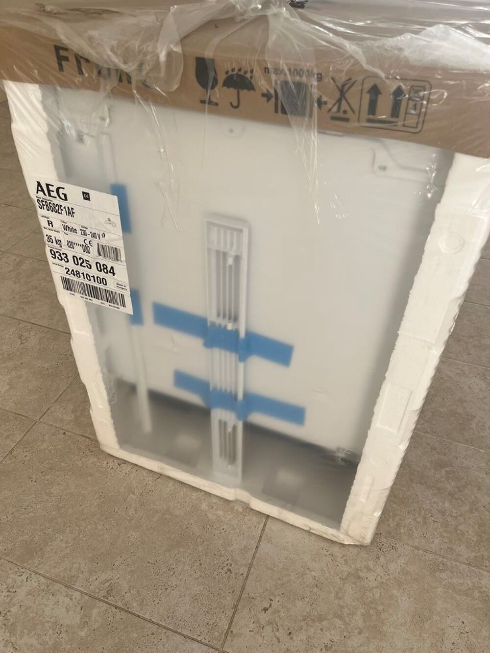 Frigo encastrable sous plan de travail AEG NEUF, dans carton Electroménager