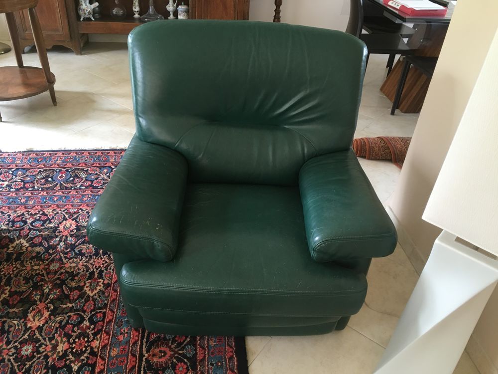 un canap&eacute; et un fauteuil Meubles