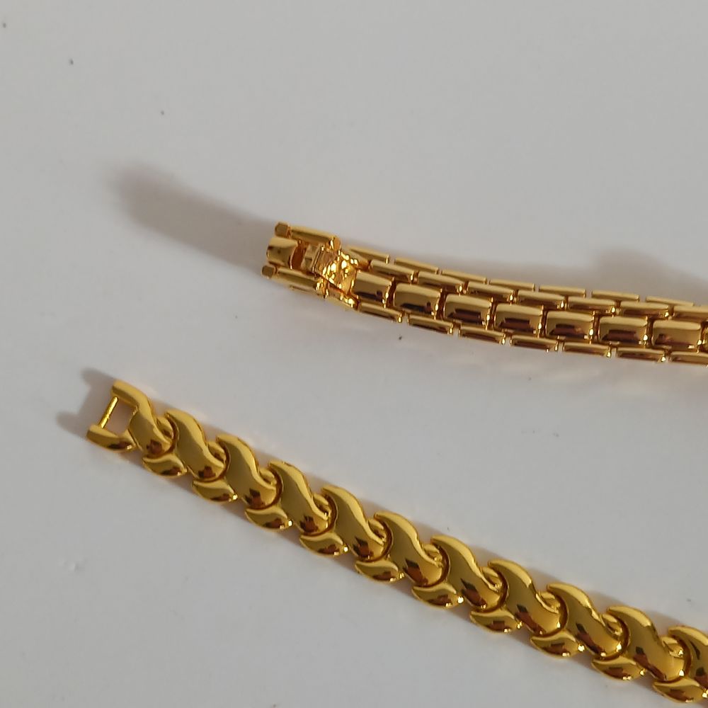 Lot de 2 bracelets en or jaune de mailles diff&eacute;rentes ... fa Bijoux et montres