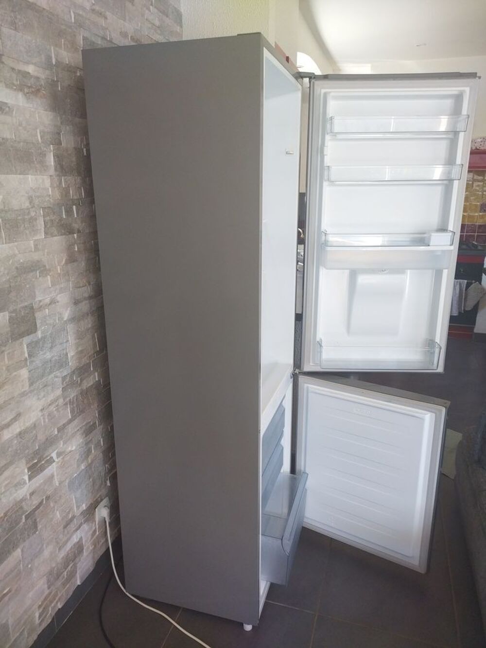 R&eacute;frig&eacute;rateur 2 portes 213 litres Electroménager