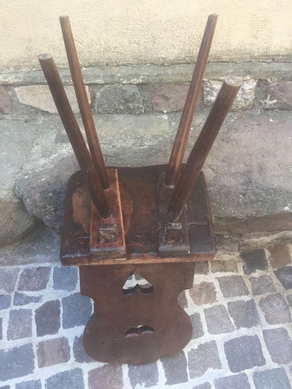 Chaise stabelle/blason h&eacute;raldique/Bretzel armoirie Suisse Meubles