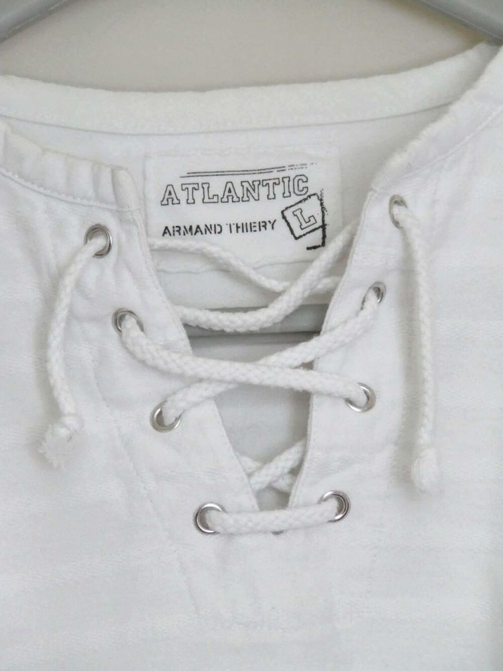 Tee-shirt ARMAND THIERRY Blanc Taille L TBE Vêtements