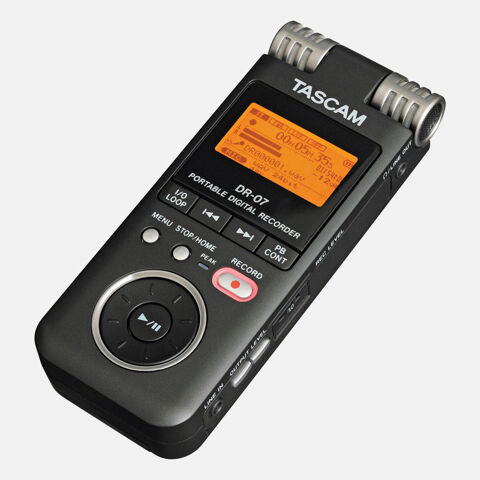 TASCAM DR-07 Portable Digital Recorder 60 peugney (25)