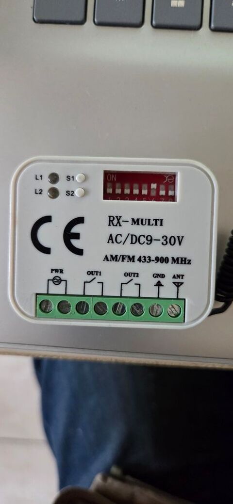 Récepteur de télécommande universel deux canaux
15 Oberhergheim (68)