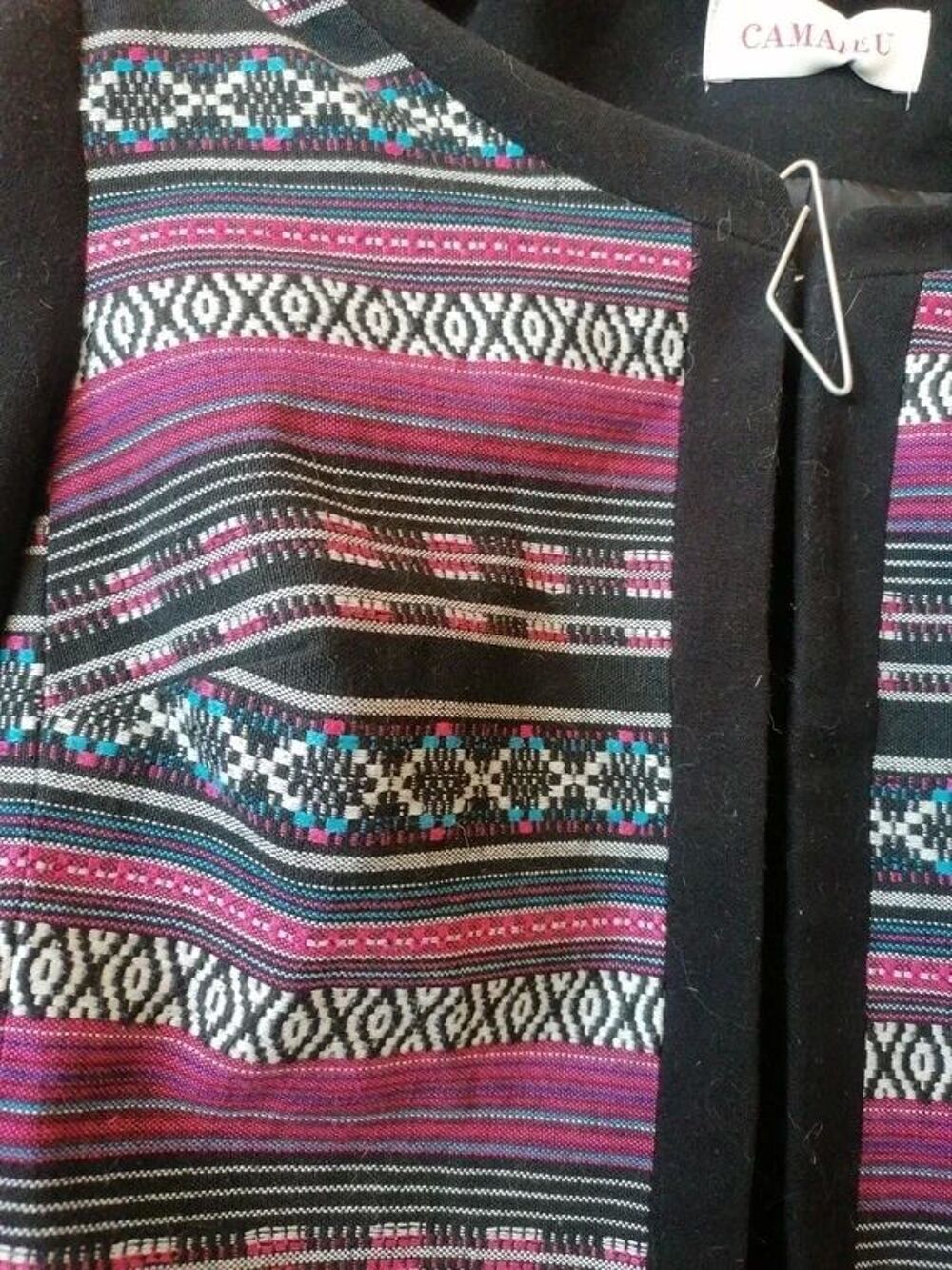 Veste noire &agrave; motifs brod&eacute;e Cama&iuml;eu Vêtements