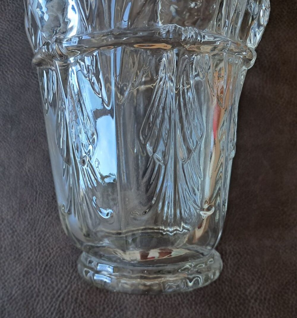 vase en verre moul&eacute; epais repr&eacute;sentant des oiseaux Verlux Décoration
