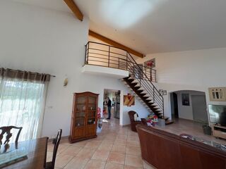  Villa  vendre 6 pices 224 m