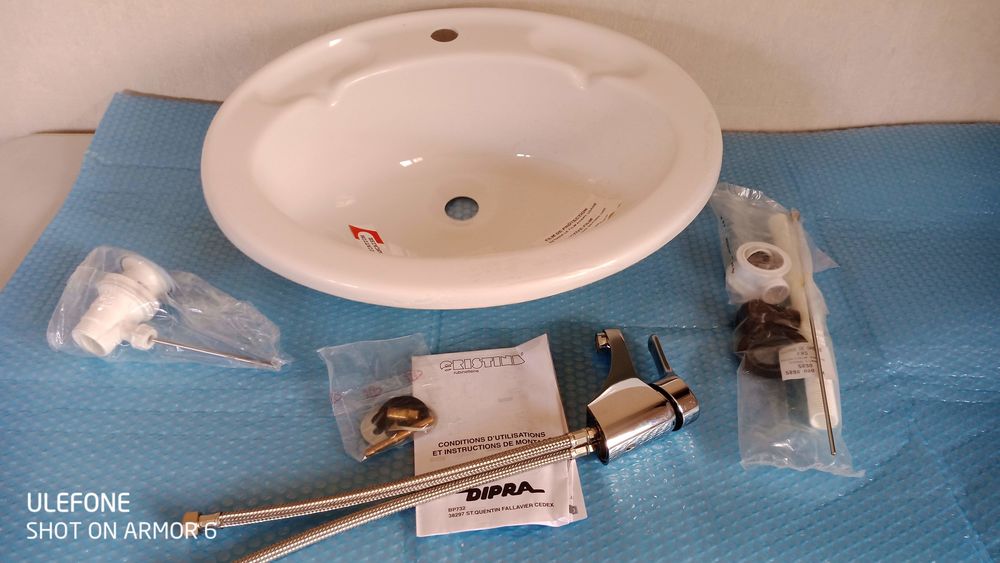 Vasque en fibre de verre et robinetterie Bricolage