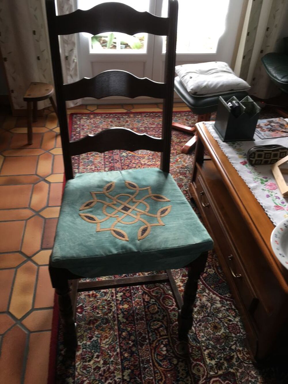 Table ronde et 4 chaises Meubles