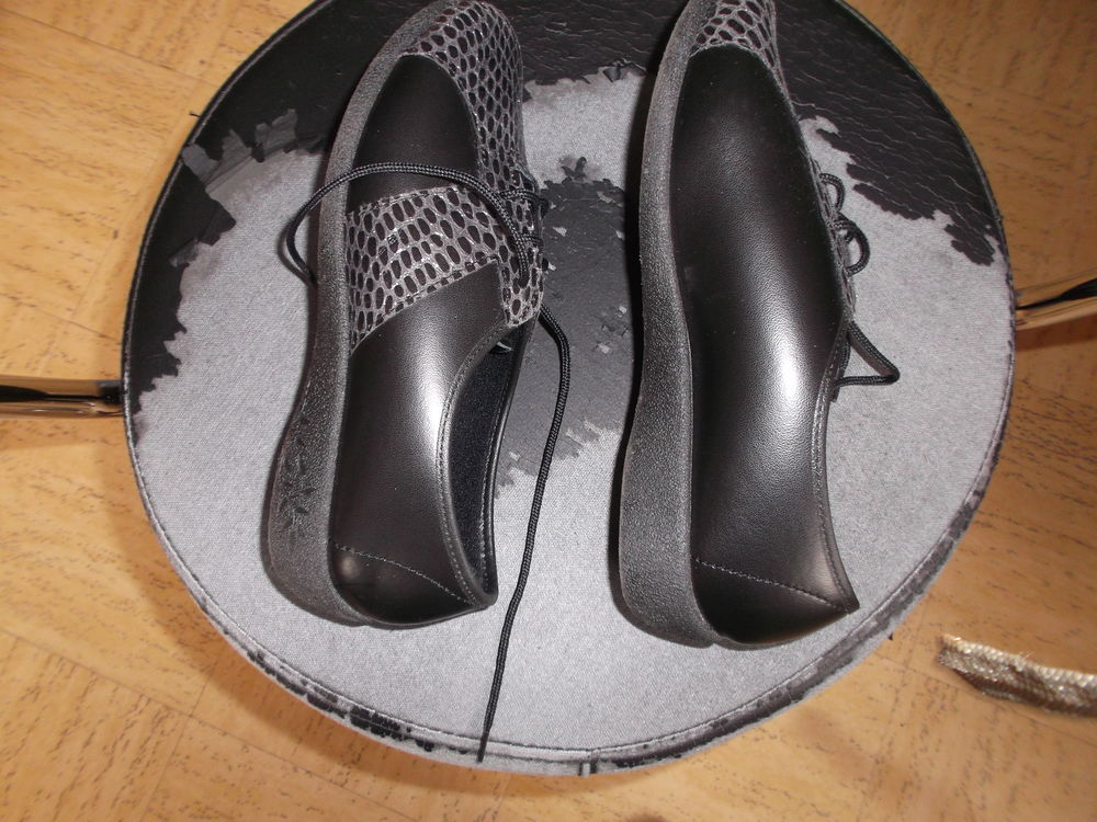 lot de 3 paires de chaussures femme en tr&egrave;s bon &eacute;tat . Chaussures