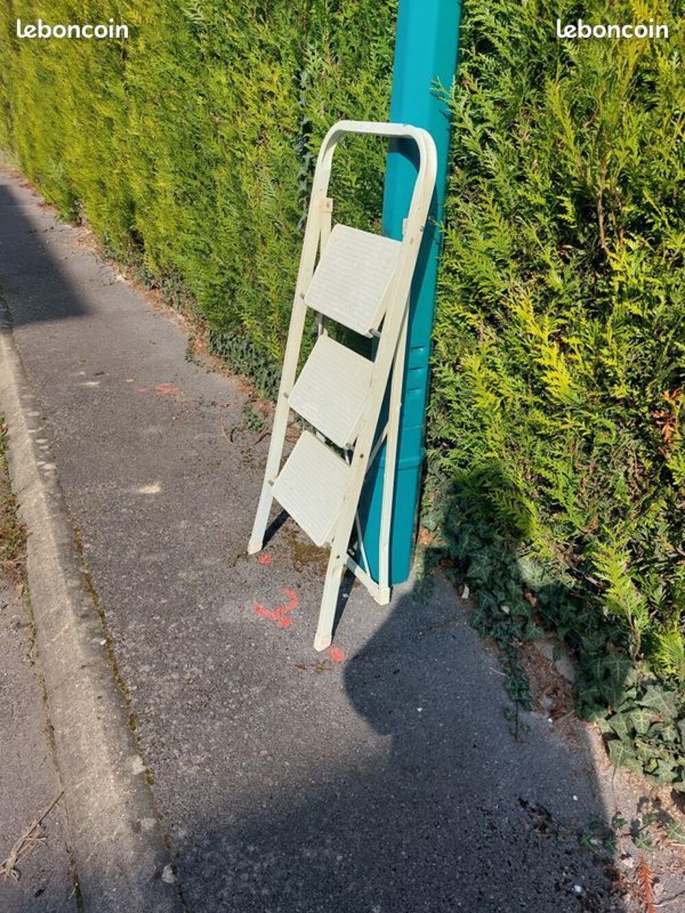 marche pieds /escabeau 3 Marches tr&egrave;s robuste "JP outillage" Bricolage