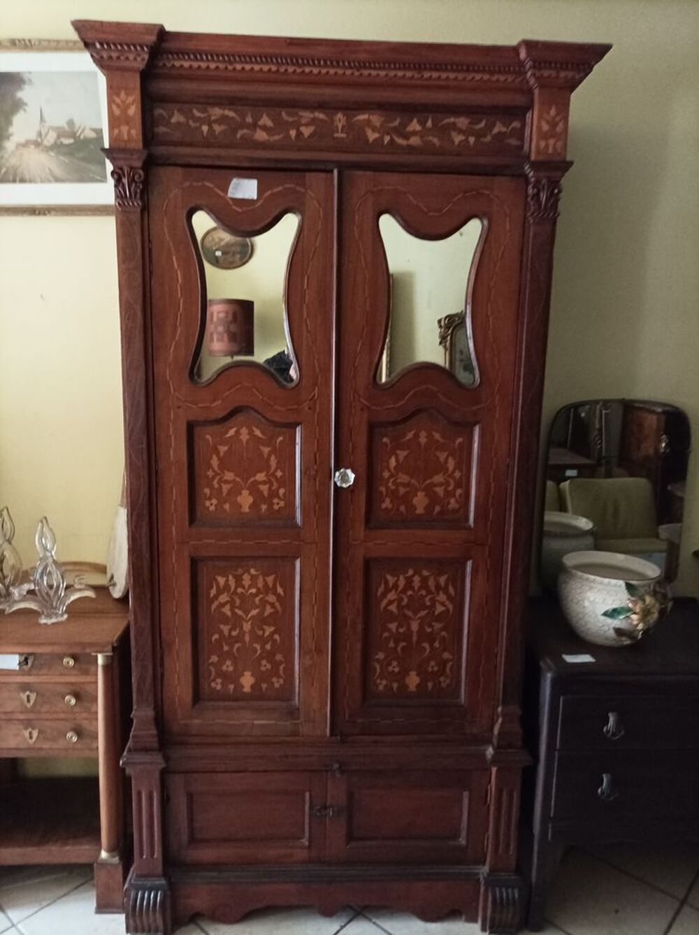 Armoire teck fin 19e si&egrave;cle. Moulures et marqueterie. 220€ Meubles