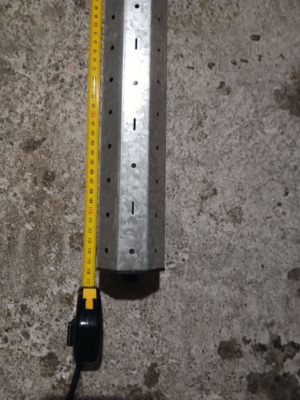 Axe d'enroulement pour volet roulant Bricolage