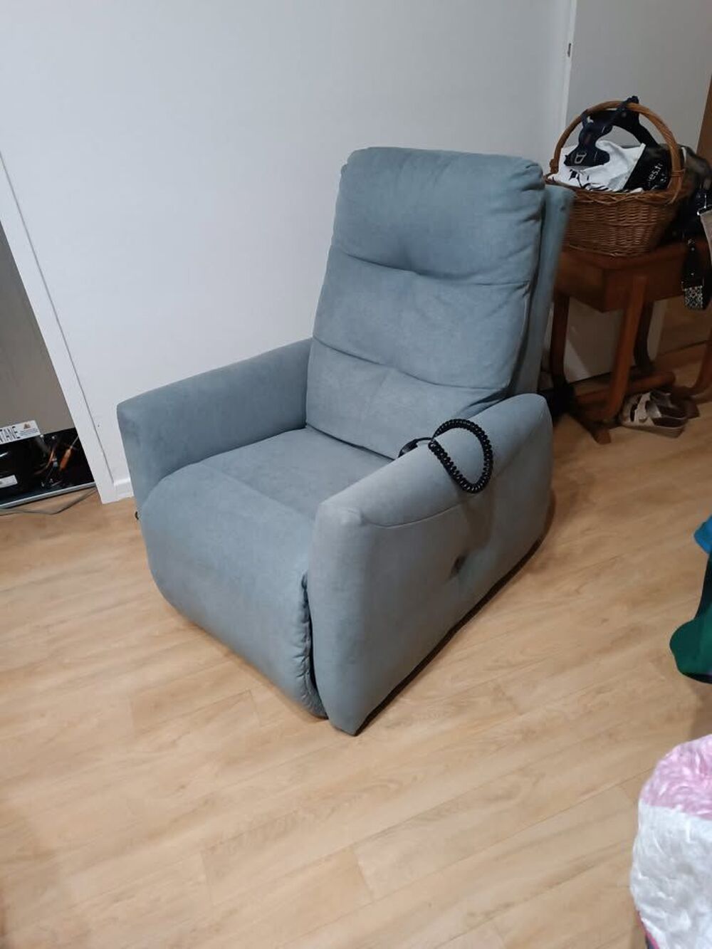 Fauteuil &eacute;lectrique Bastide releveur neuf 1000€ vendu 300€ Meubles
