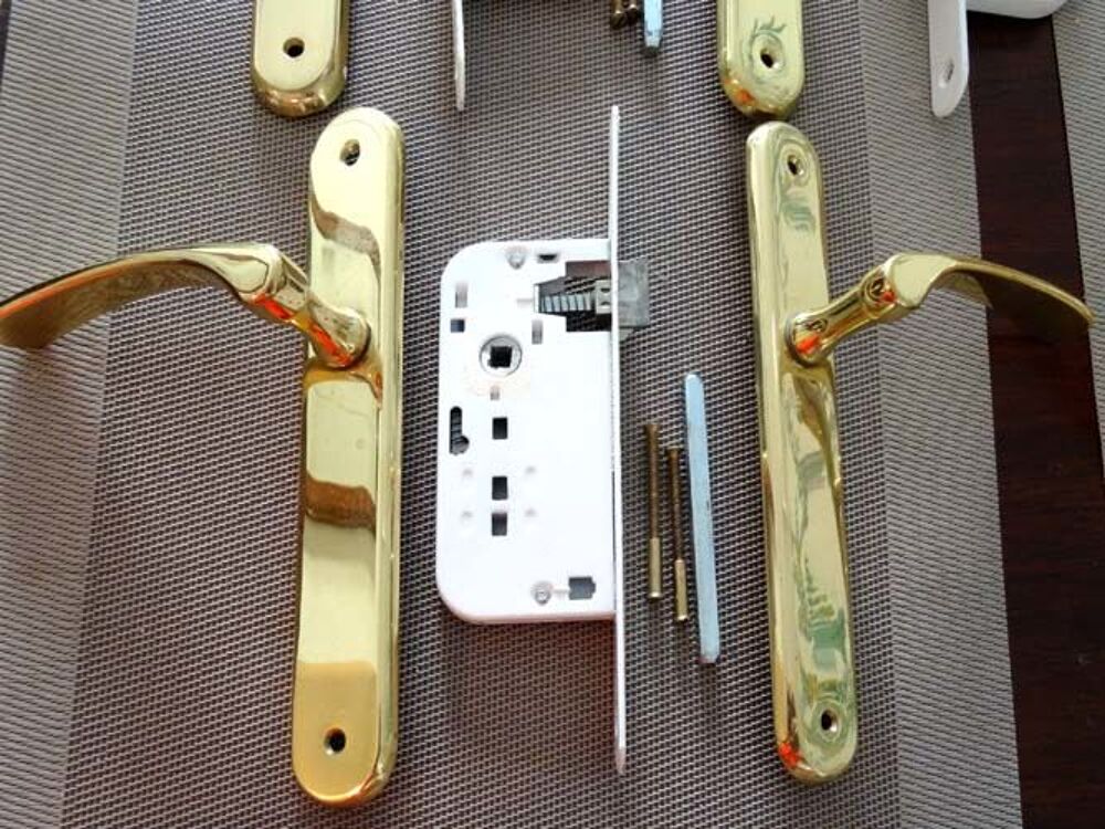 Poign&eacute;e de porte en laiton polis + serrure, lot de 2,TBE Bricolage