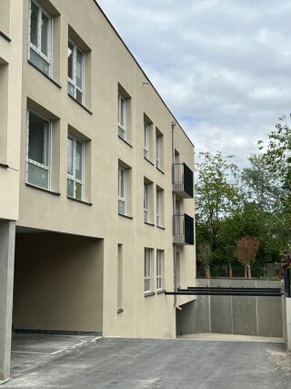  Parking / Garage � louer 13 m� Champagne-au-mont-d'or